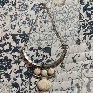 Elegant Silver and Cream Statement Necklace